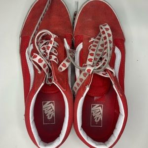 Vans old skool limit edition hearts.